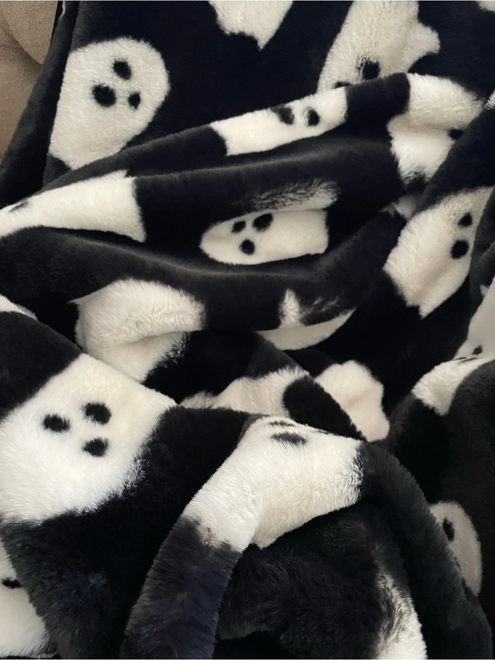 Storehouse Black and White Ghost Throw Blanket 50x70 Halloween